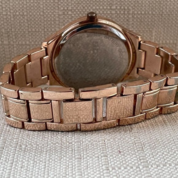 Ellen Tracy Women Wristwatch Rose Gold Tone Analog Quartz Watch - Picture 7 of 12